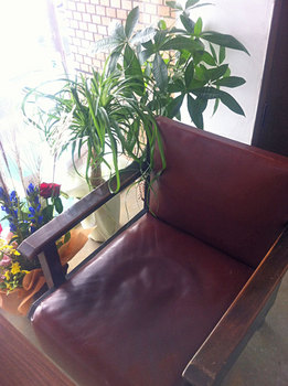 茶色の椅子.jpg